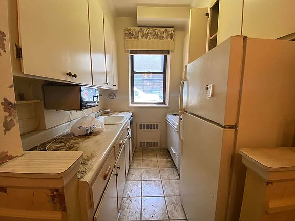 3rd image of 67-40 Yellowstone Blvd #1I