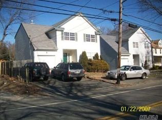 181 W Pulaski Rd, Huntington Station, NY 11746