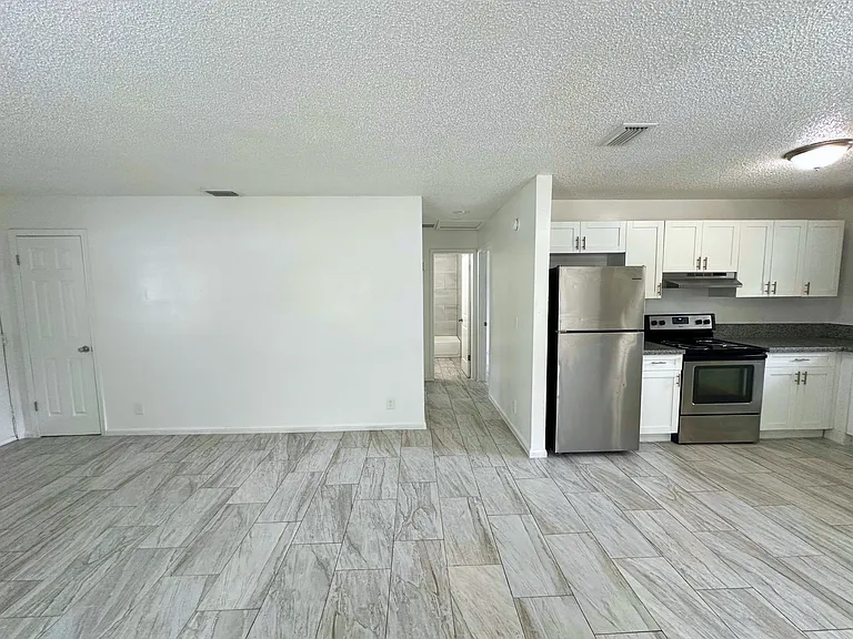 692 Neil Rd #702 — Photo 4
