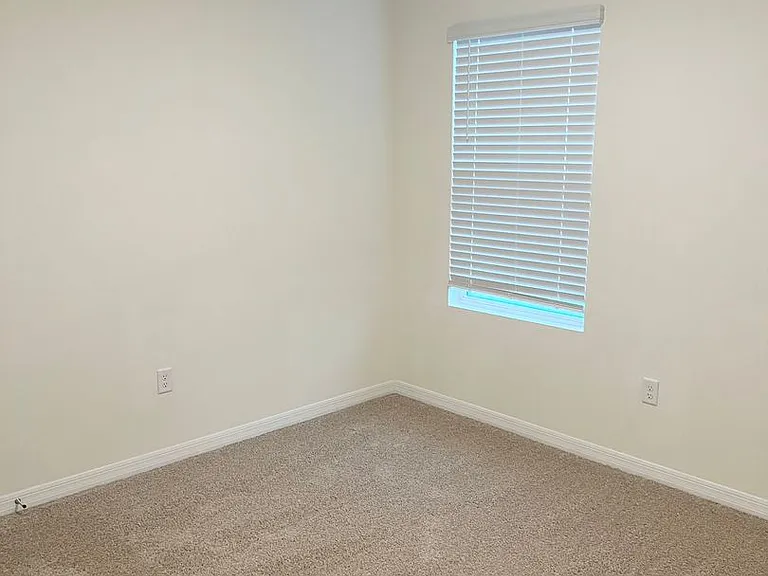 709 Versailles Ln — Photo 19