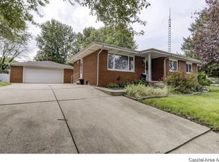 11 Providence Ln, Springfield, IL 62711