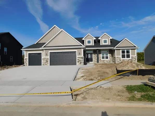 875 Kohlwey DRIVE, Grafton, WI 53024