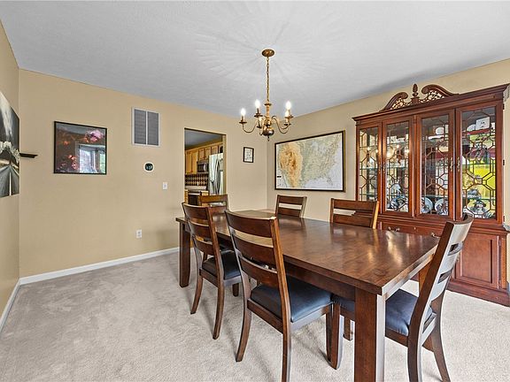 4th image of 1310 Surrey Garden Way