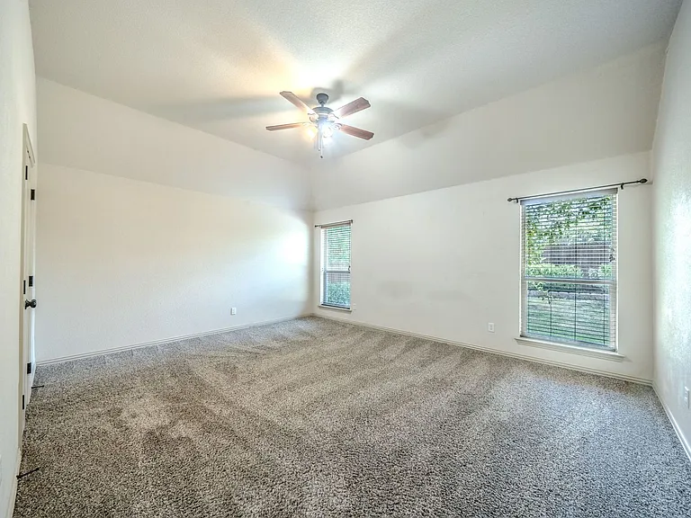 109 Chateau Dr — Photo 14