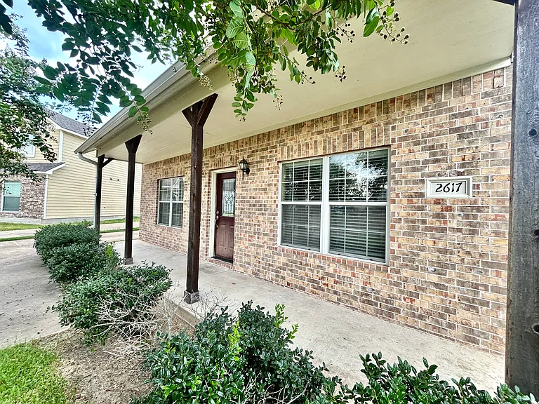 2617 Mandi Ct — Photo 2