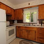 4th image of 231 Buttonwood Ave