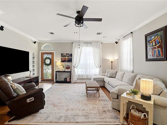 5th image of 321 Newman Ave