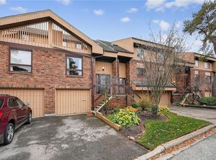 178 Scott St #21, Saint Catharines, ON L2N 6Y5