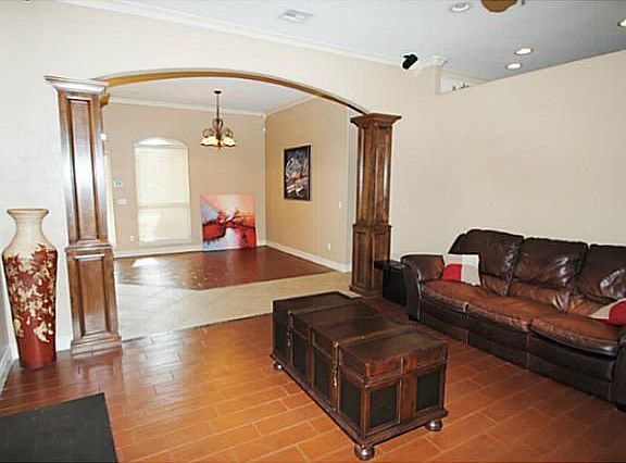 3rd image of 2204 Valley Holw