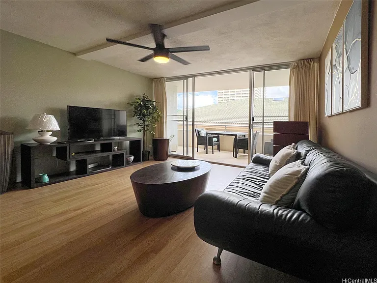 430 Kaiolu St #807 — Photo 7