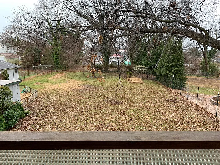 910 Paxton St — Photo 26