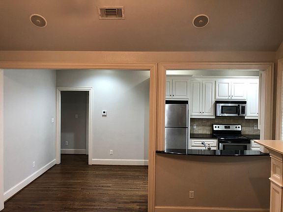 4th image of 4509 Emerson Ave #A