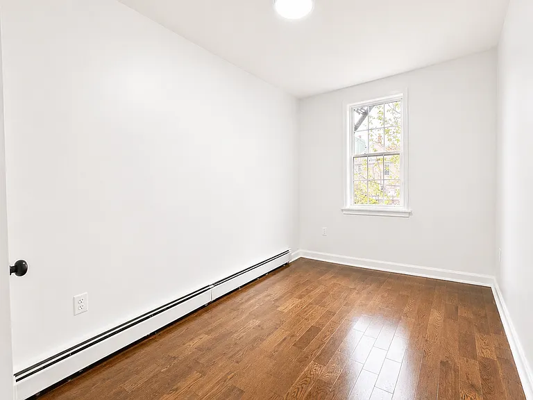 453 14th Ave #2 — Photo 6