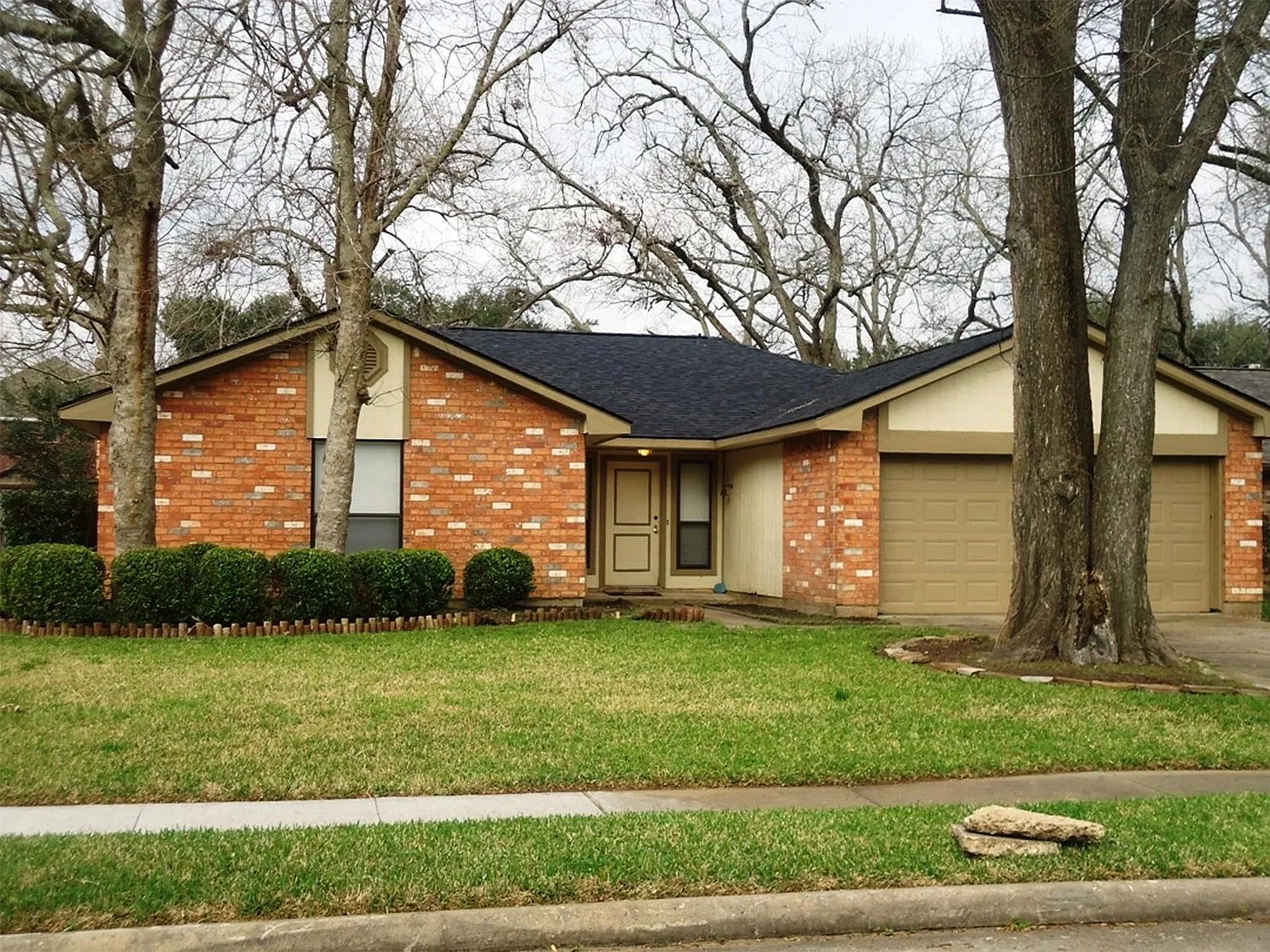 3 bed, 2.0 bath, 1551 sqft, $1,850 — Photo 1