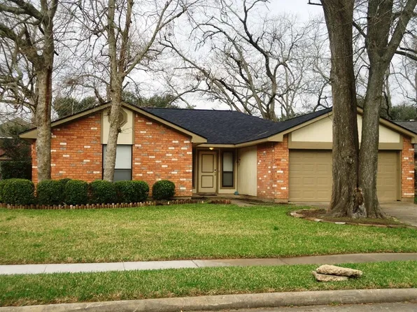607 Old Colony Dr, Richmond, TX 77406