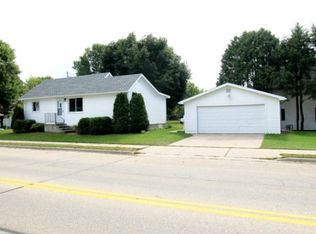 616 W Lieg Ave, Shawano, WI 54166