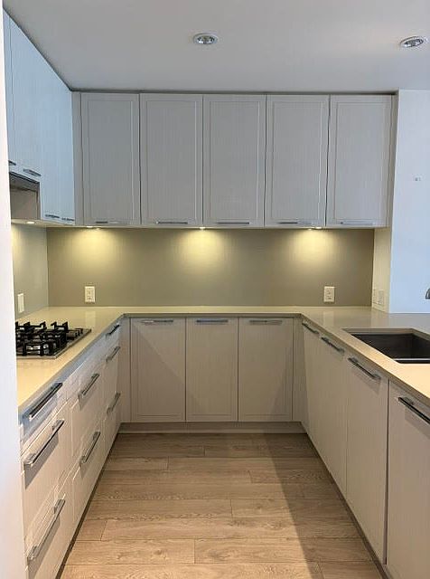 1st image of 6677 Cambie St