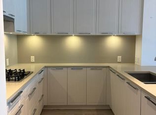6677 Cambie St, Vancouver, BC V6P 0E6