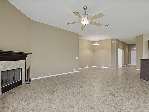 3rd image of 2821 Thorncreek Ln