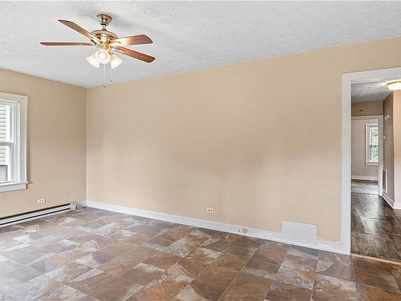 5th image of 418 Circle Dr