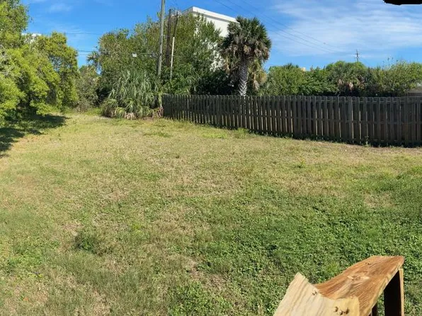 111 Lucky Dr, Ormond Beach, FL 32176