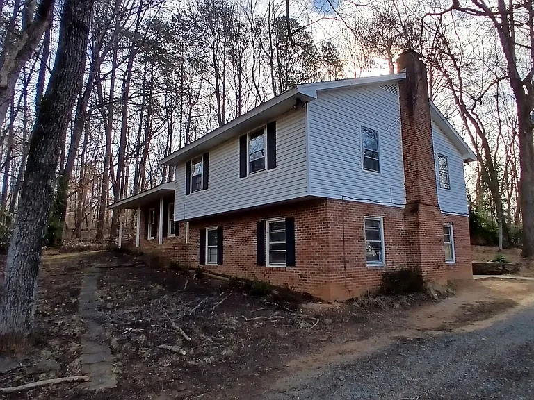 Friar Tuck Ln — Photo 3