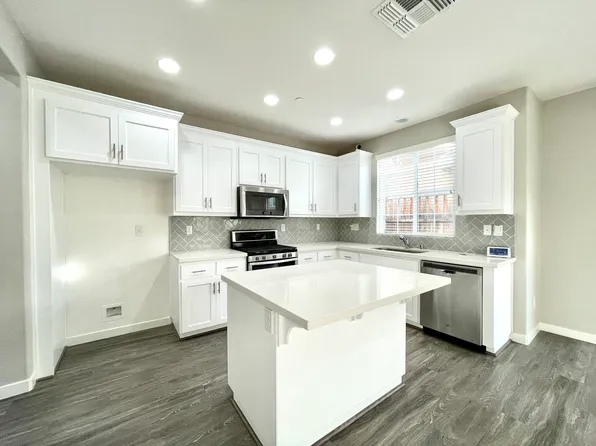 2032 Sycamore Grove Ln, Roseville, CA 95747