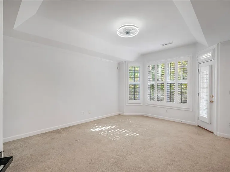3405 Regent Pl SW — Photo 19
