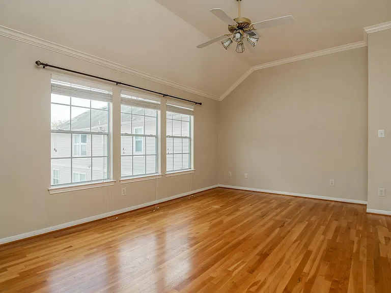 1414 Crocker St — Photo 12