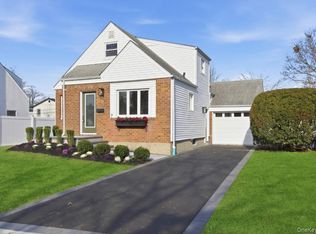 57 Remson Street, Valley Stream, NY 11580