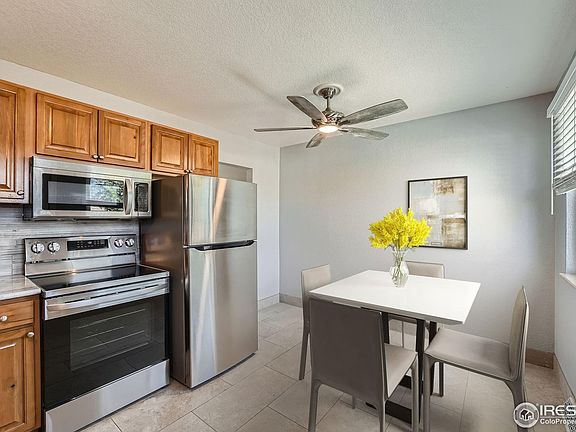 3rd image of 7431 Winona Ct