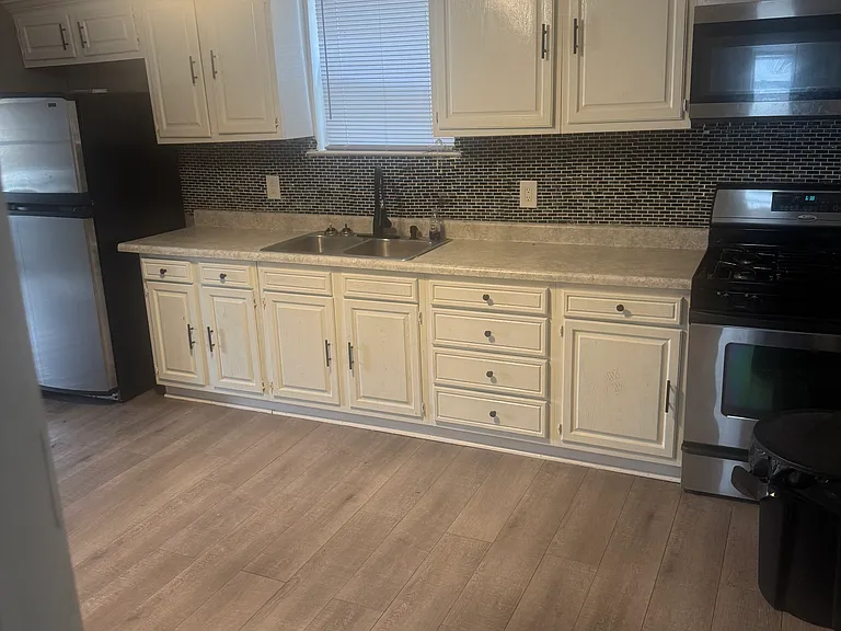 439 Pulaski Rd — Photo 6