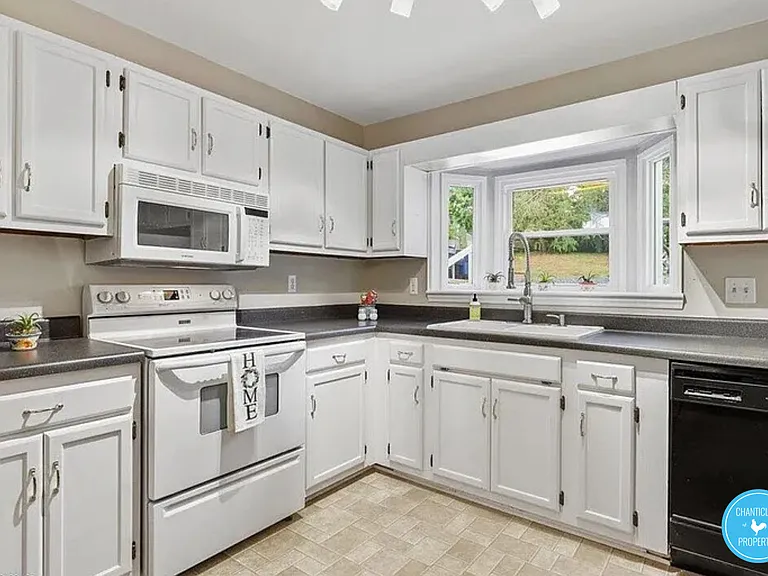 5738 Three Oaks Dr #1 — Photo 3