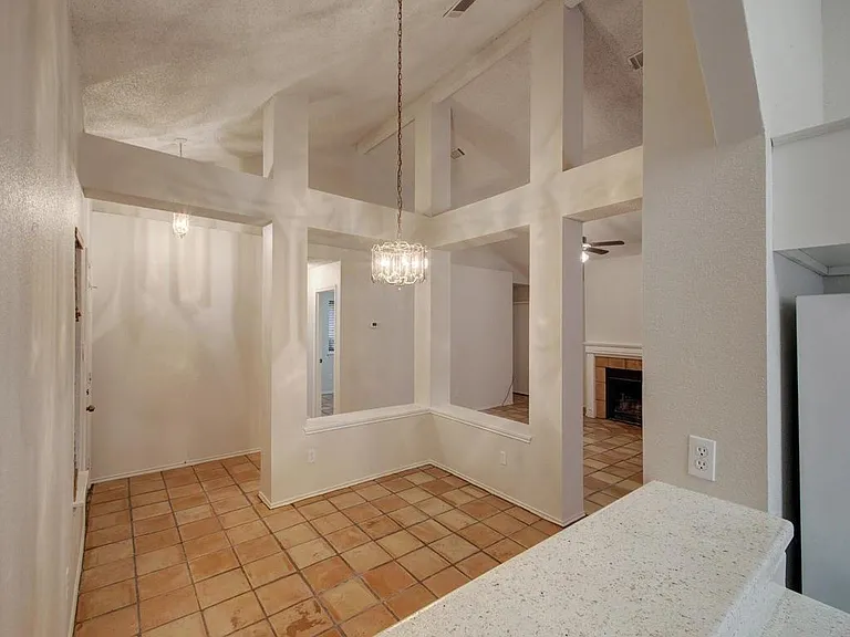 6305 Evangeline Trl — Photo 13