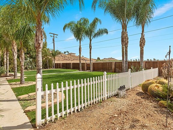 3rd image of 31633 Linda Lee Dr