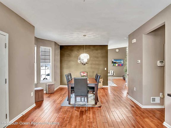 5th image of 2316 Berkshire Ln