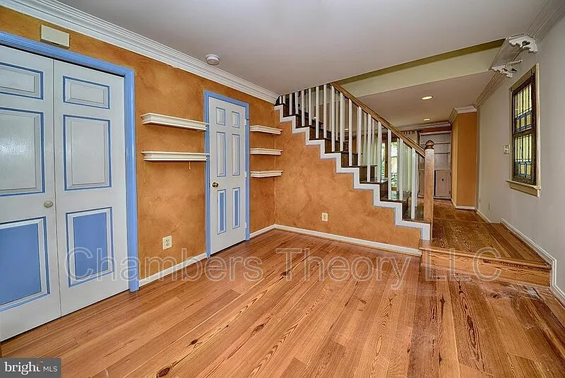 2 bed, 1.5 bath, 878 sqft, $3,700 — Photo 2