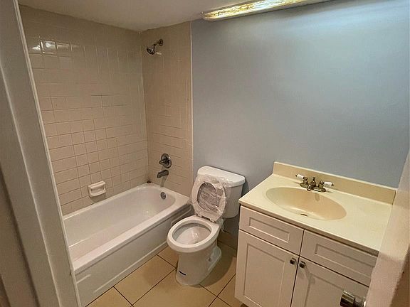 5th image of 2307 Cypress Bend #109A