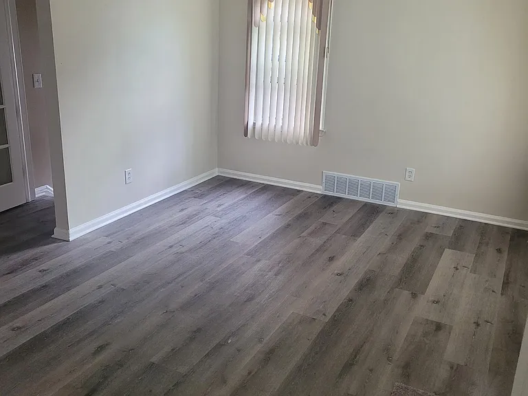 19420 Huntington Rd — Photo 14