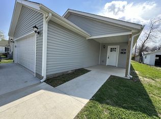 722 E Daugherty St, Webb City, MO 64870