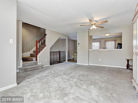 3rd image of 13 Squire Ct