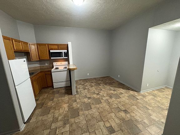 4th image of 1020 C St #1018