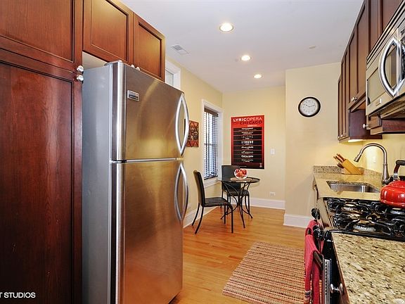 5th image of 1431 W Elmdale Ave APT 3B