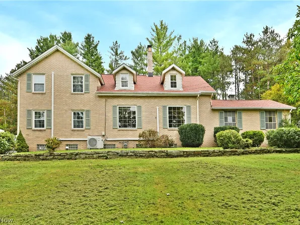892 Yankee Run Rd, Masury, OH 44438