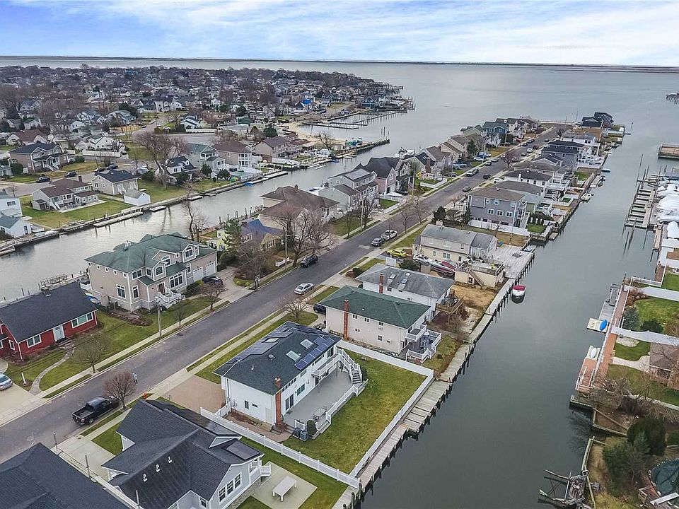 2nd image of 64 Beach Rd