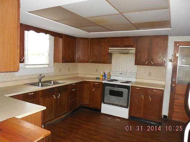 1st image of 225 Kennedy St