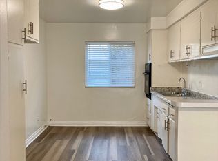 2050 Cherry Ave APT B, Signal Hill, CA 90755