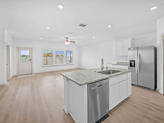 4th image of 7804 92nd St
