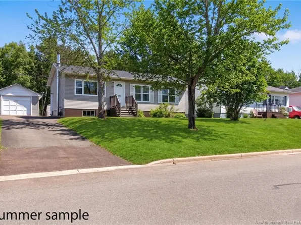 35 Lawson Ave, Riverview, NB E1B 3R1