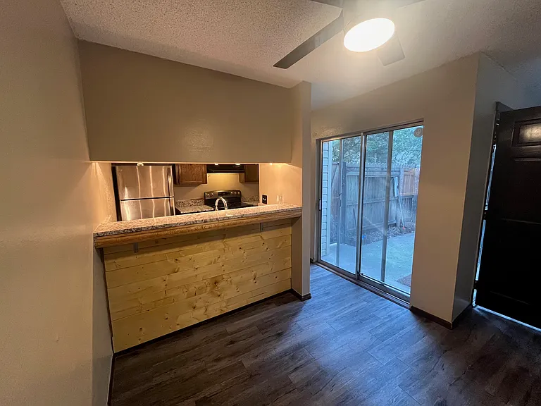 822 Cardinal Creek Blvd — Photo 5